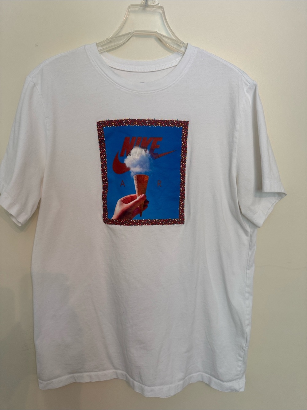 BUNDLE- Nike Graphic Tees - Picture 5 of 16